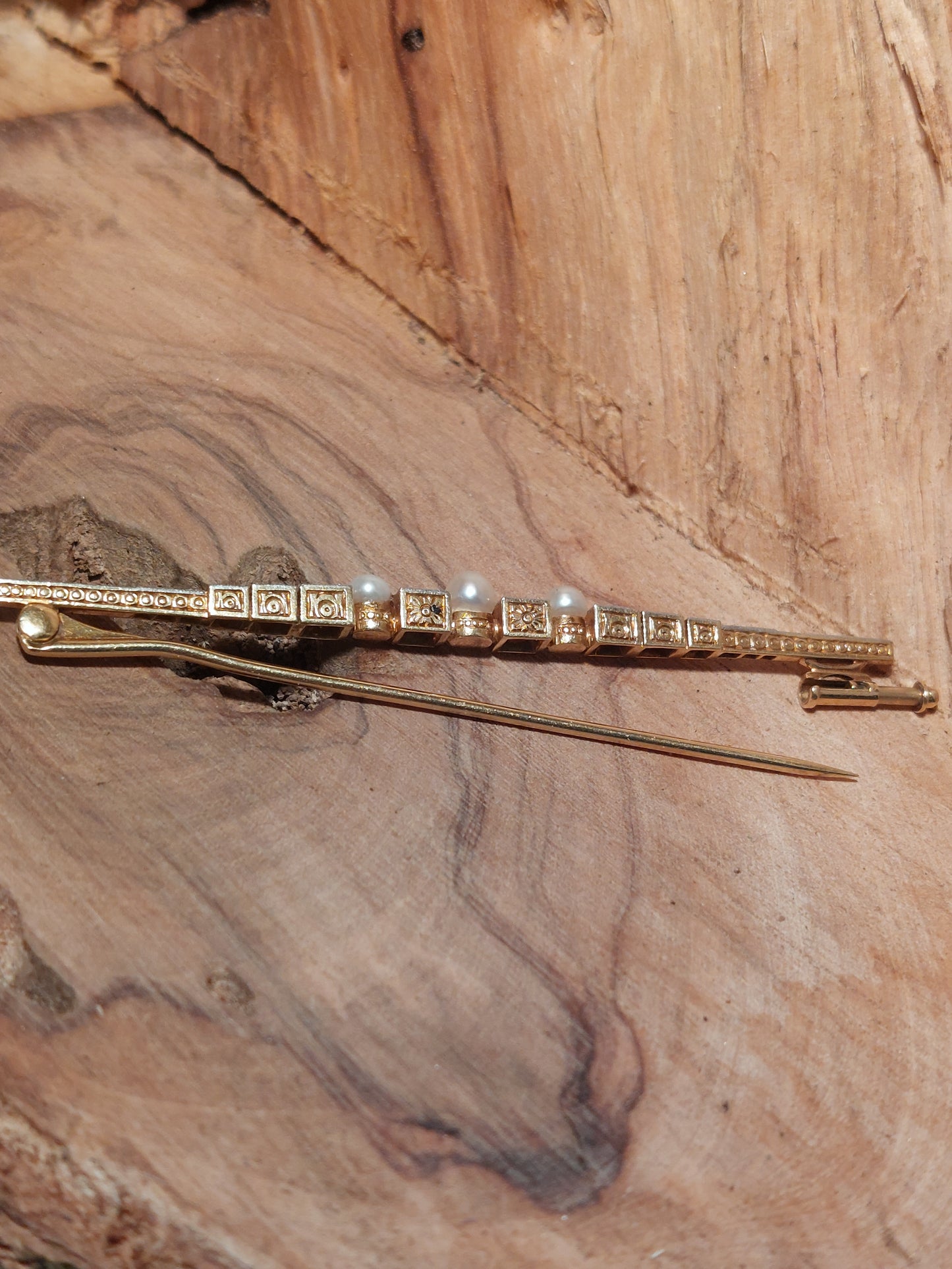 Elegant antik Art Deco guldbroche 18 K med diamanter og perler