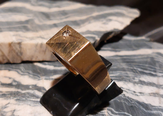 Vintage signet guldring med klar safir