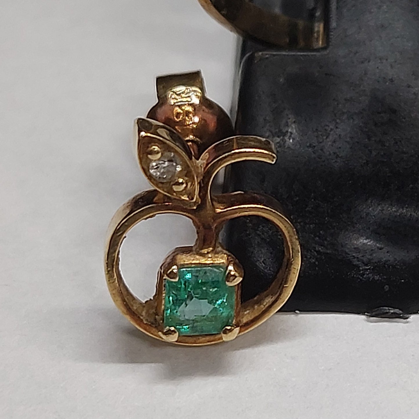 Vintage smykkesæt i 18 karat guld med smaragd og brillant