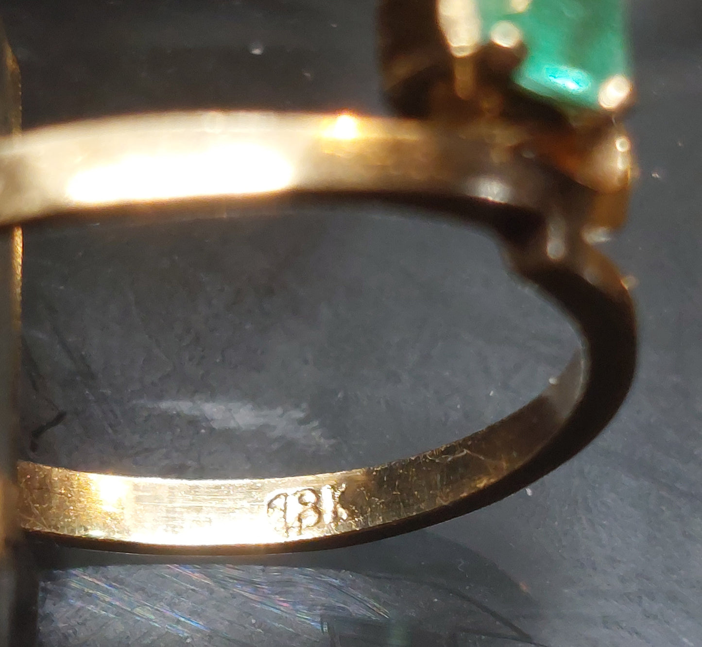 Vintage smykkesæt i 18 karat guld med smaragd og brillant