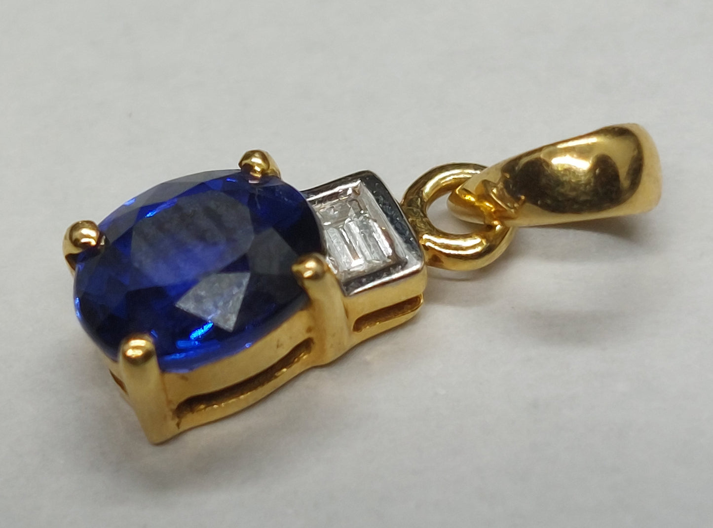 Vintage smykkesæt 18 karat guld med safir og diamant