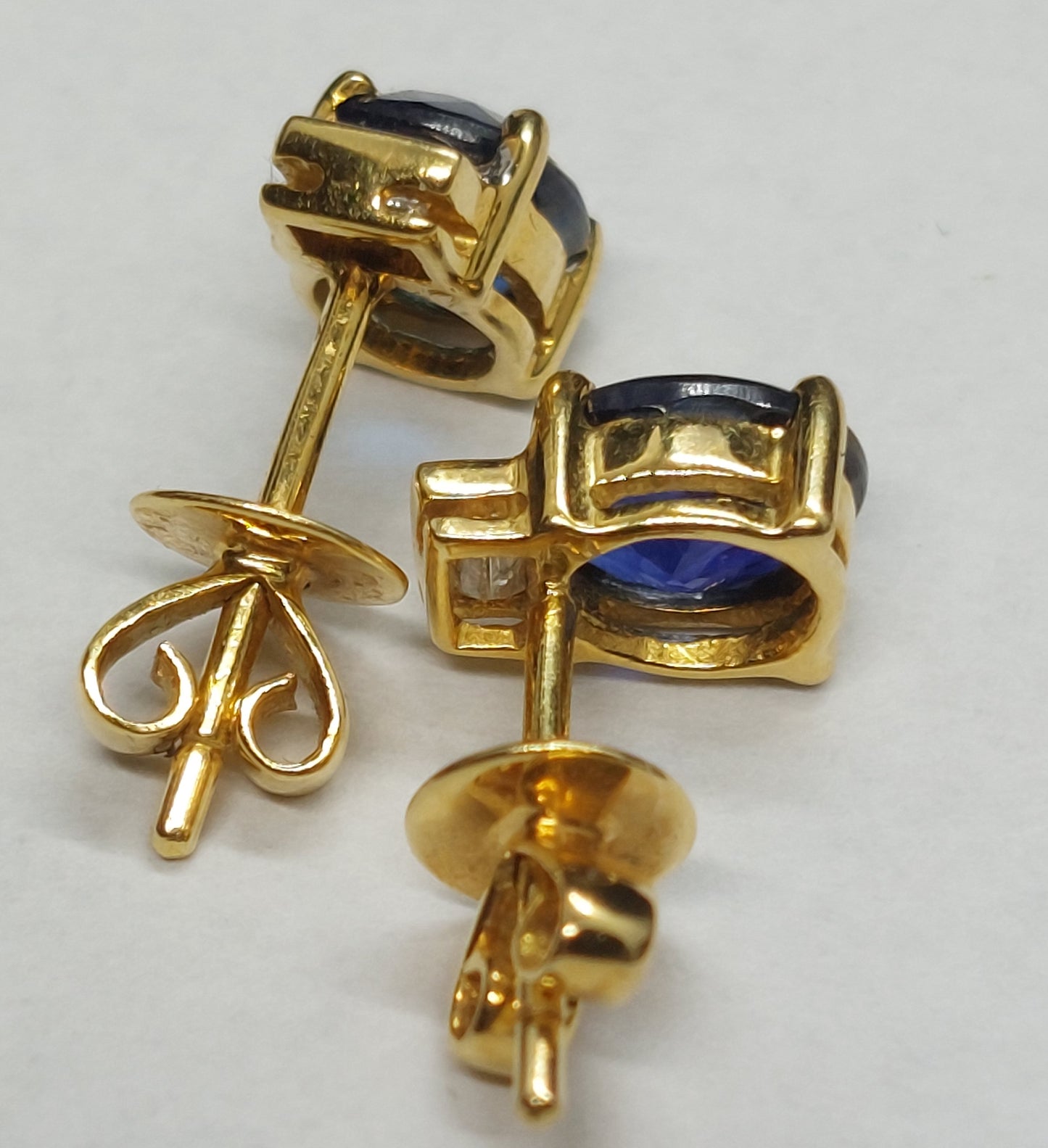 Vintage smykkesæt 18 karat guld med safir og diamant