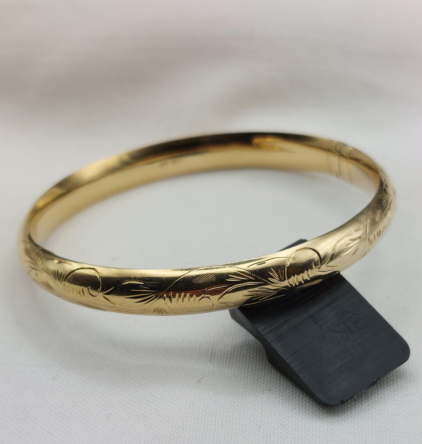 Vintage 14 karat oval armring med ciseleringer