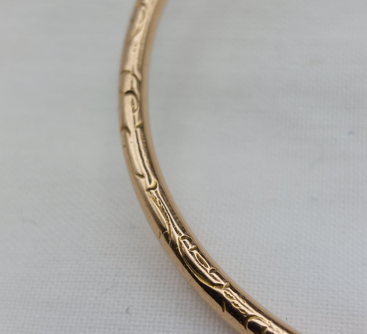 Massiv vintage armring i 14 karat guld