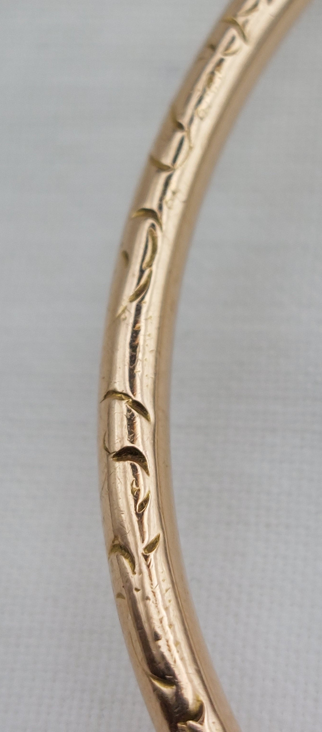 Massiv vintage armring i 14 karat guld