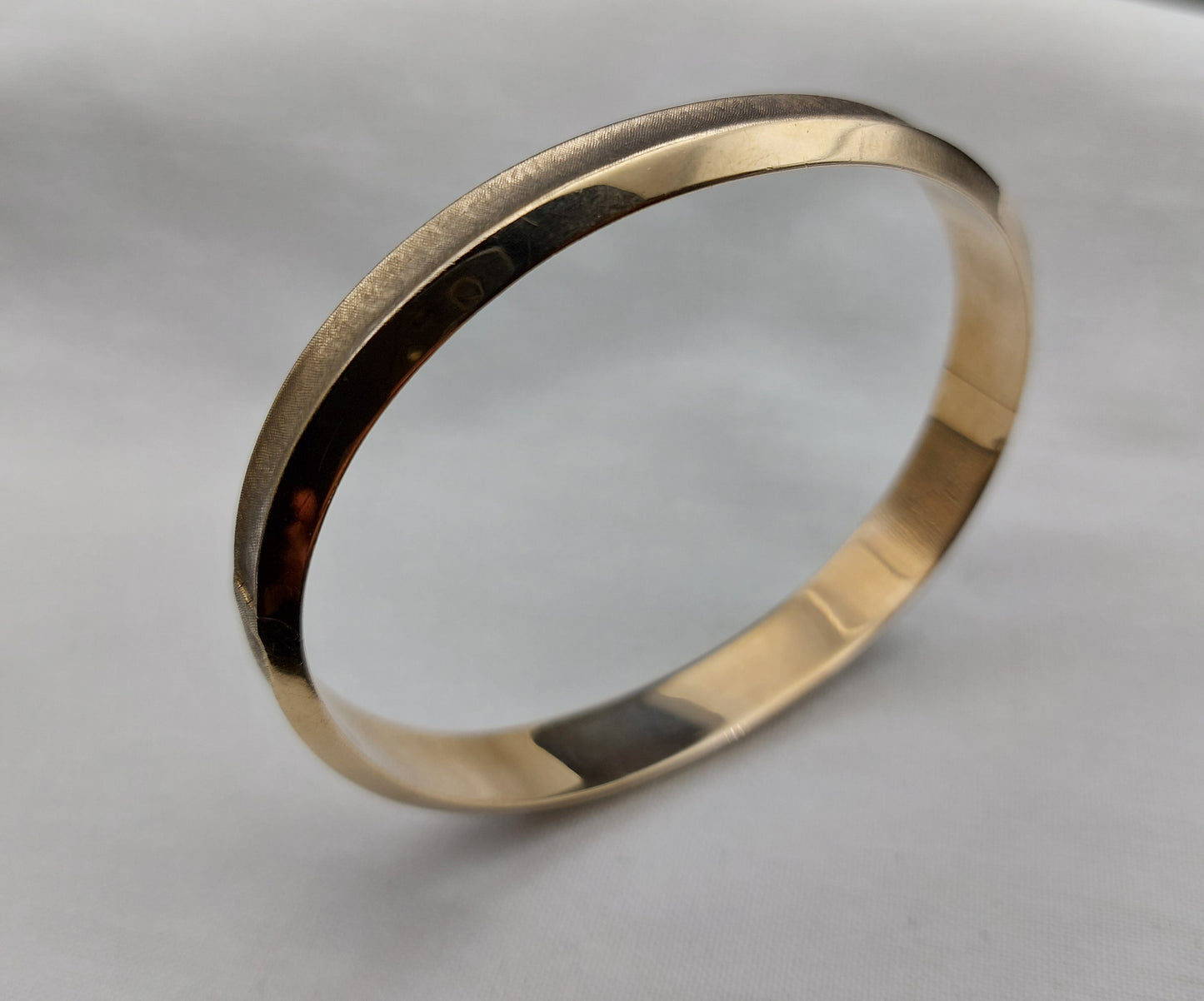 Enkel vintage 8 karat guldarmring