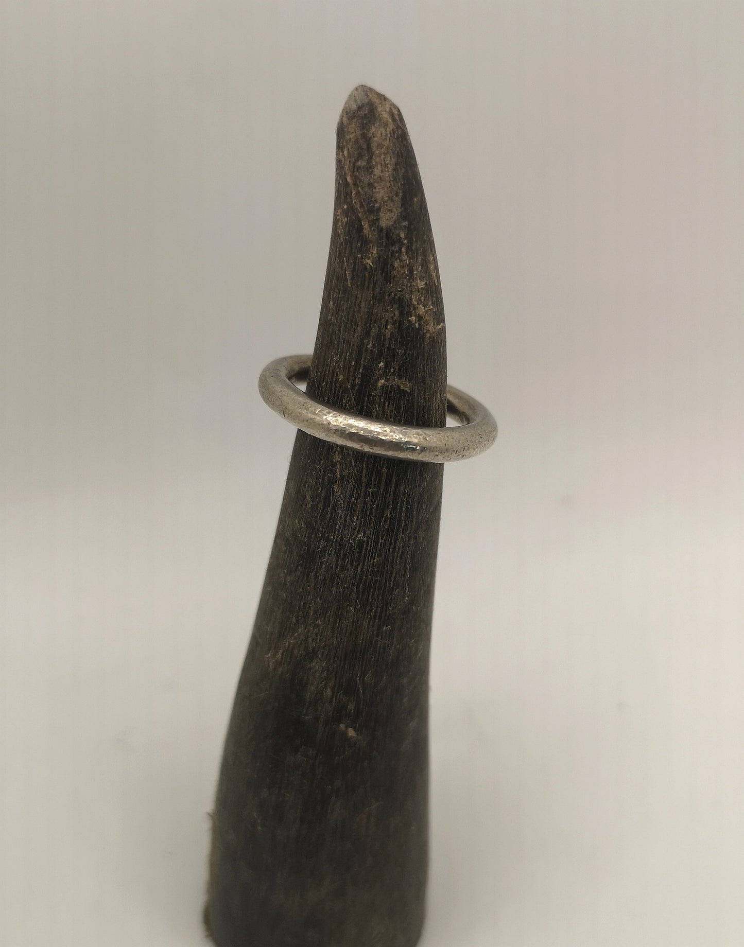 Kraftig rund vintagesølvring