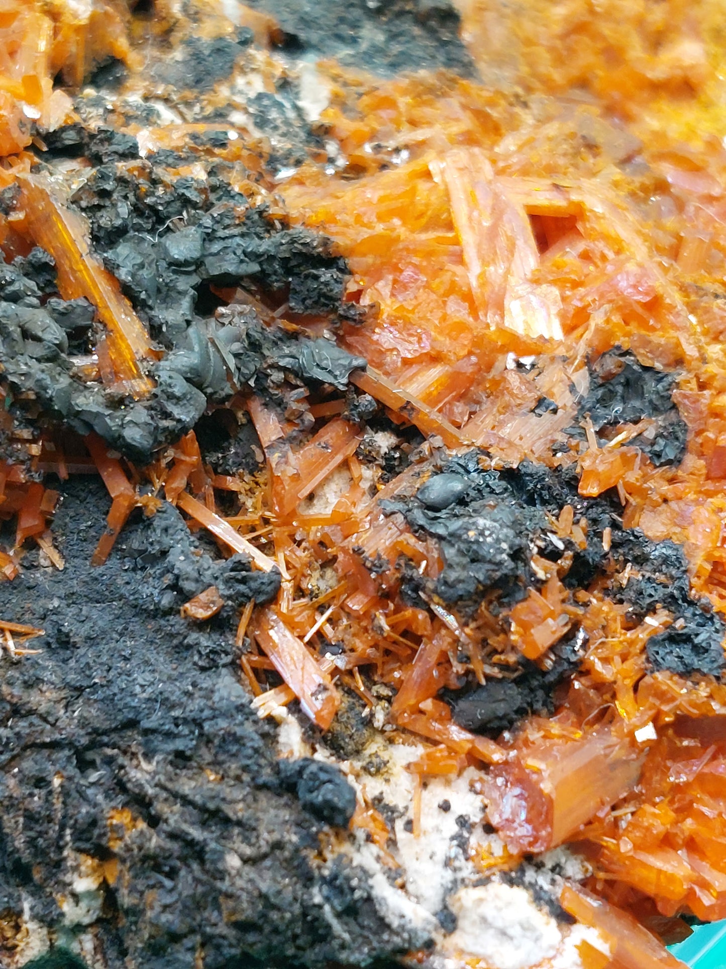 Crocoit ... Crocoite /red-lead ore