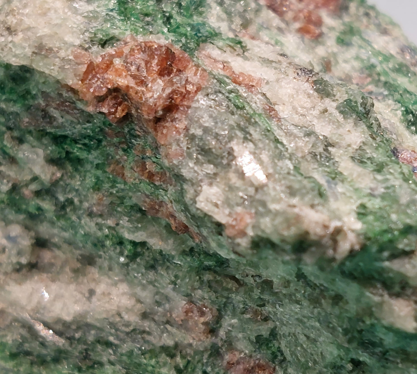 Eclogite ... Granat i Fuchite