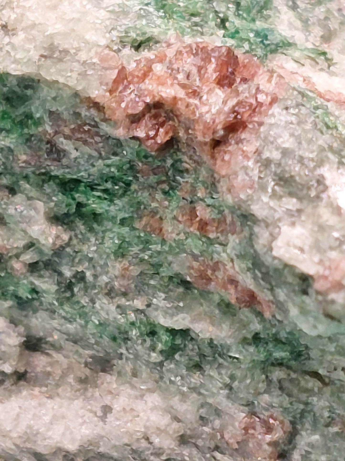 Eclogite ... Granat i Fuchite