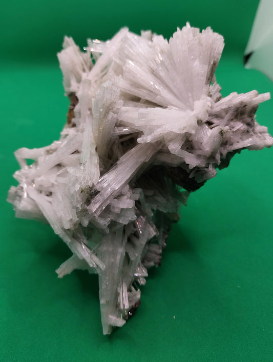 Scolecite on matrix
