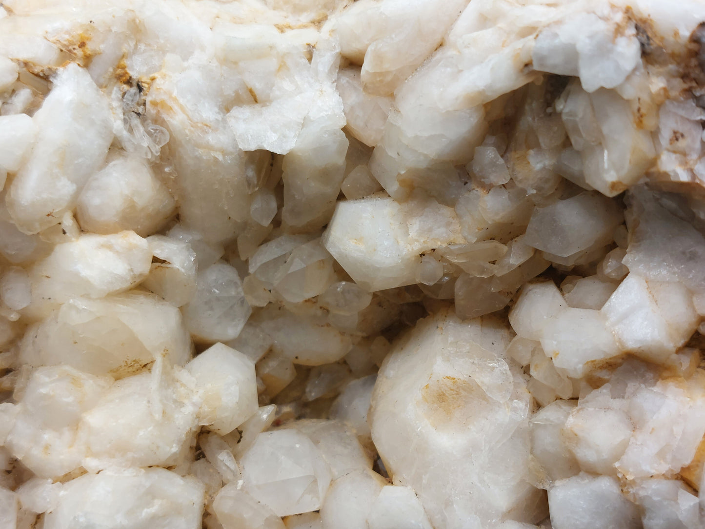 Quartz cluster