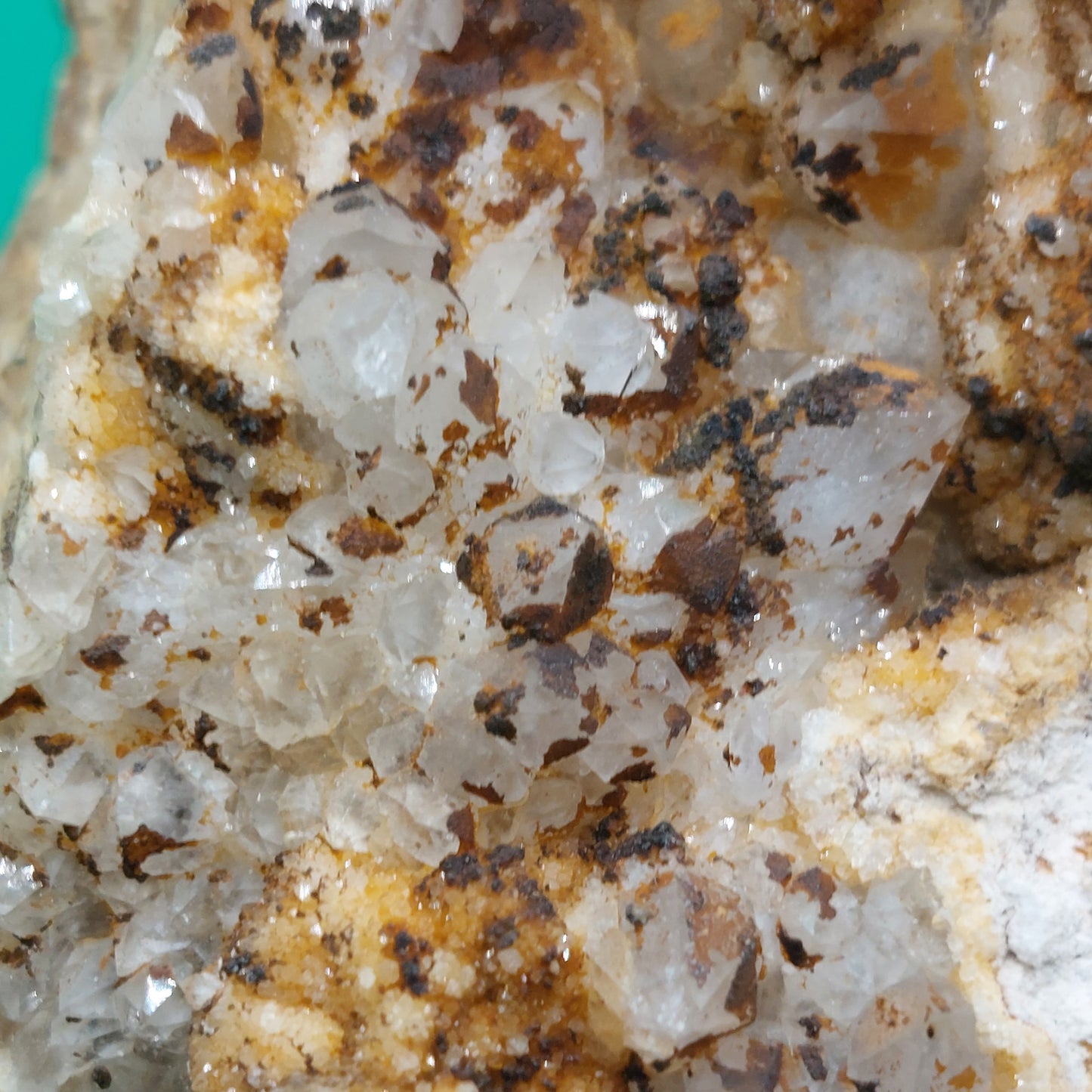 Quartz cluster