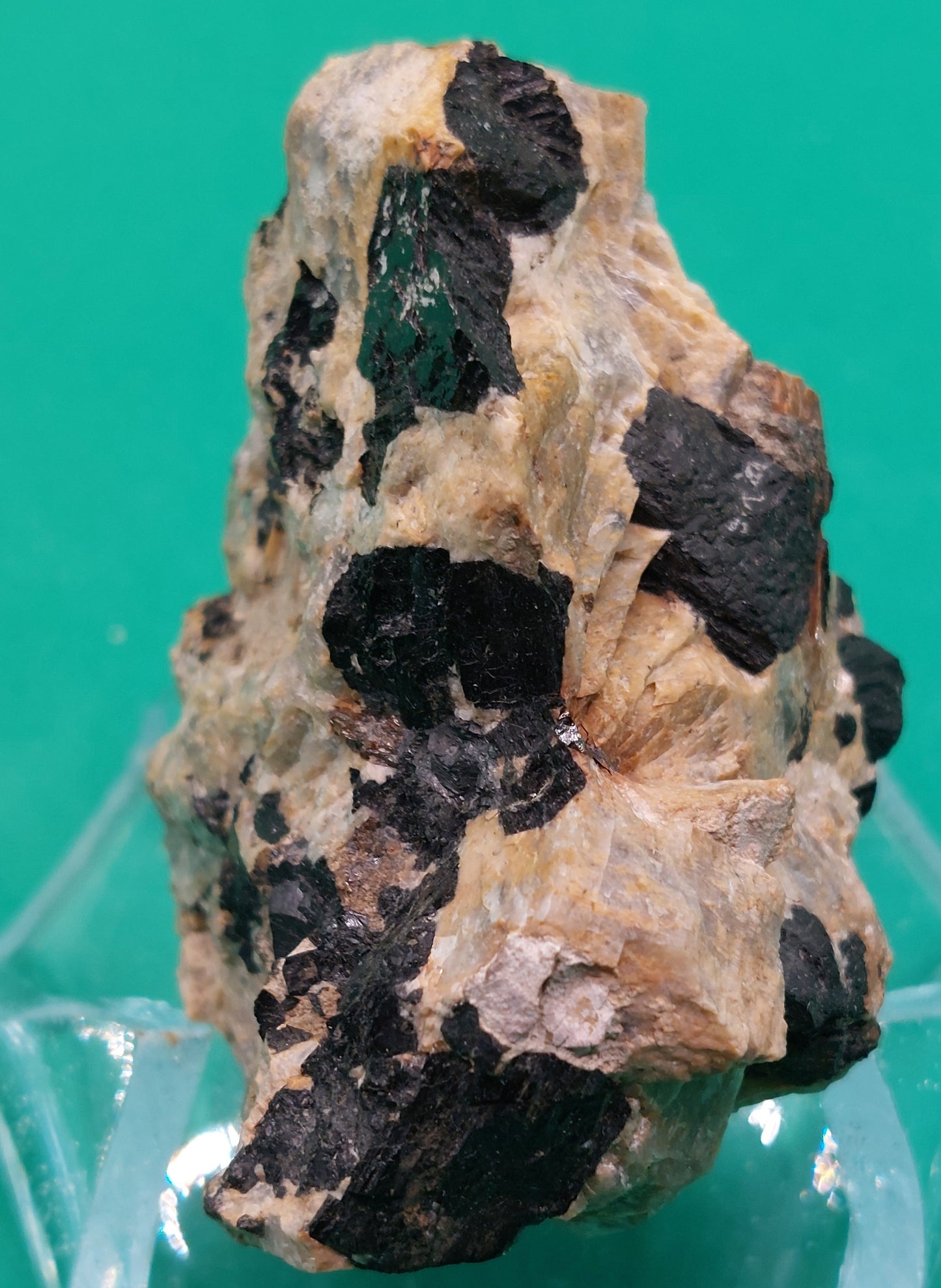 Polymignite / Zirkonolite