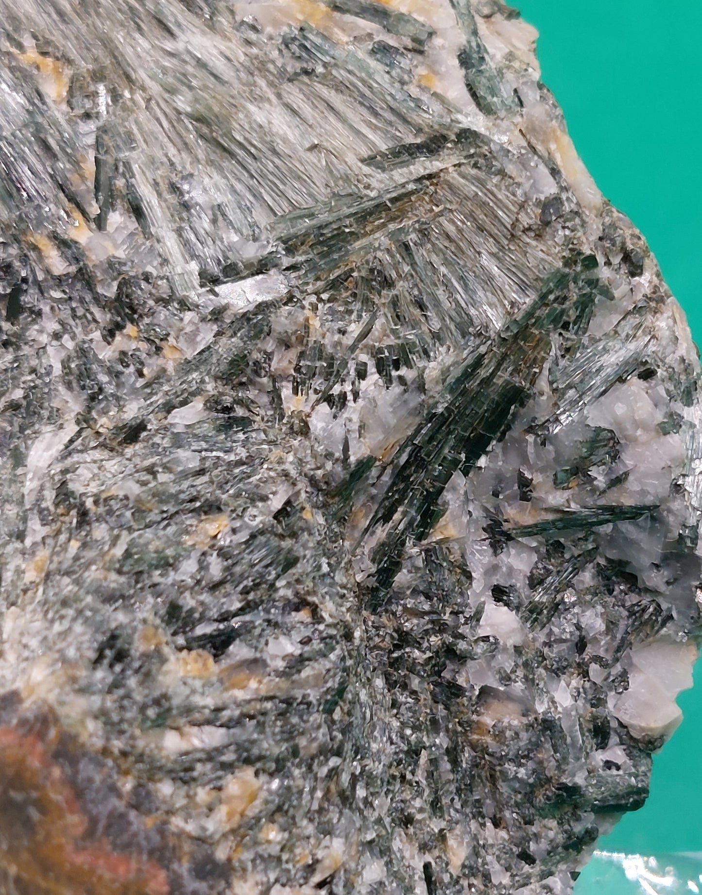 Actinolite and Siderite