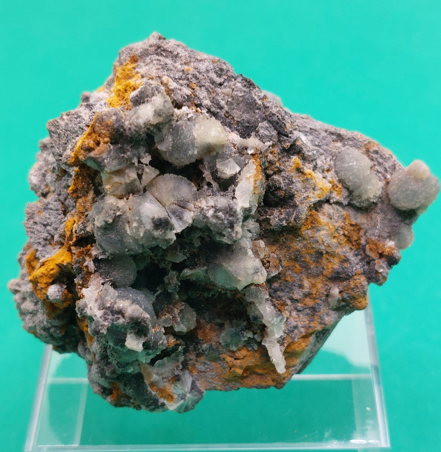 Wavellite in matrix