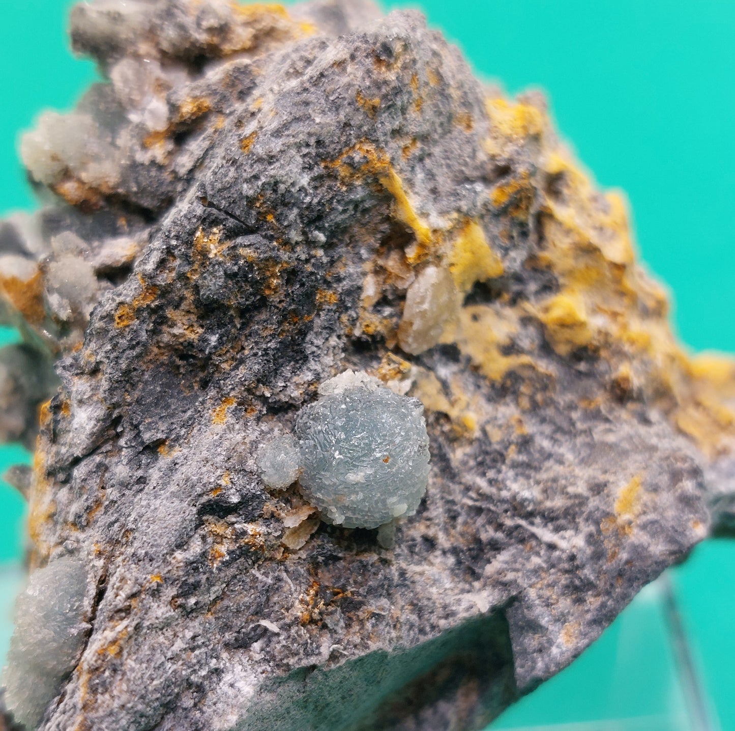 Wavellite in matrix