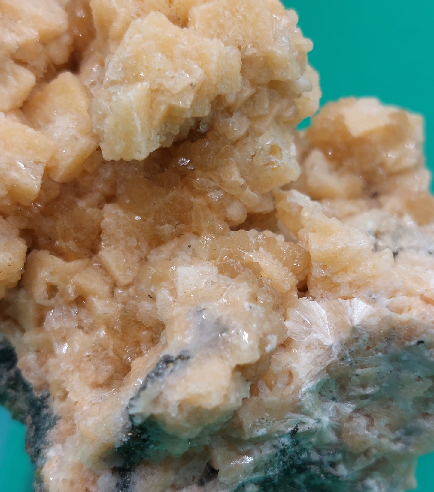 Zeolite, Heulandite specimen