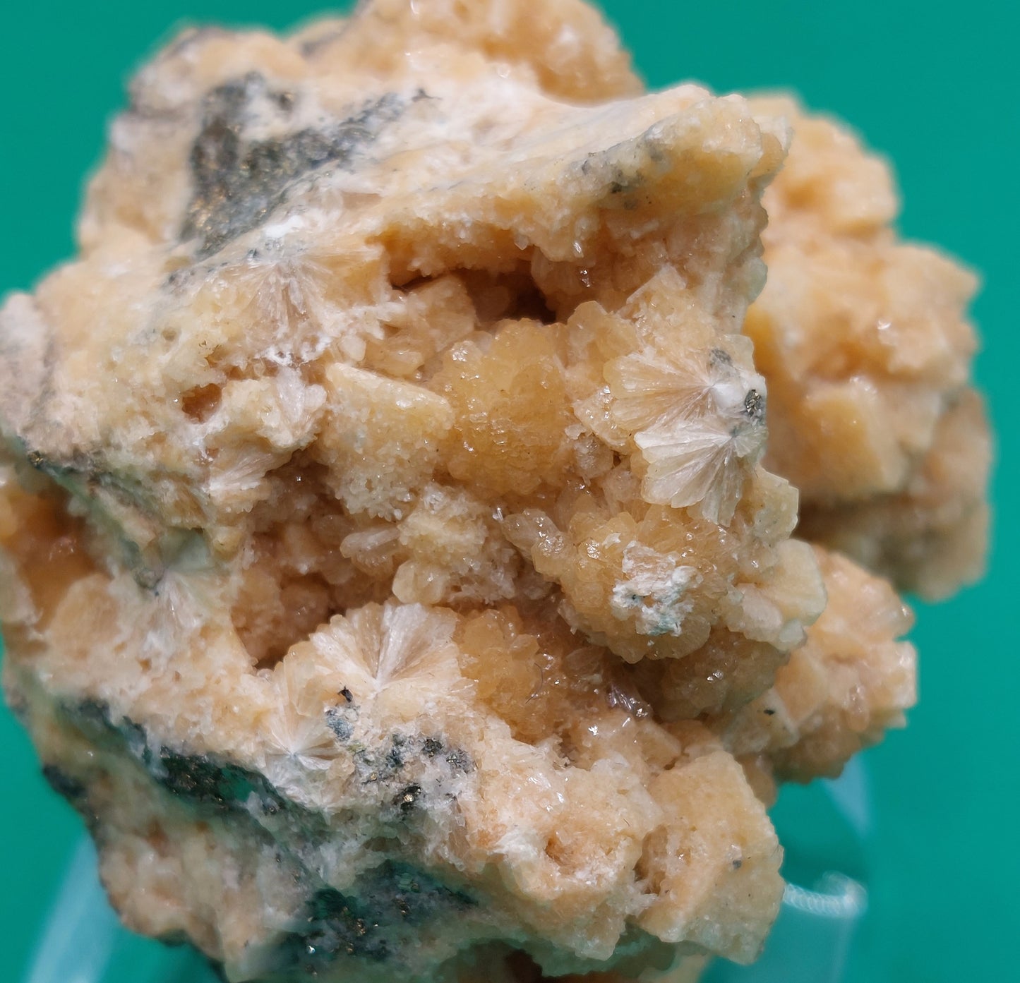 Zeolite, Heulandite specimen