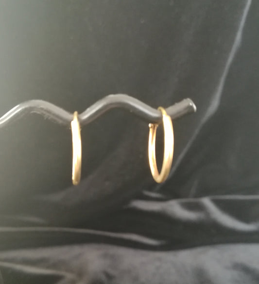 Små spinkle vintage guldcreoler