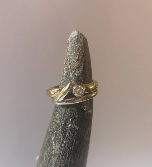 2-farvet guldring med sten