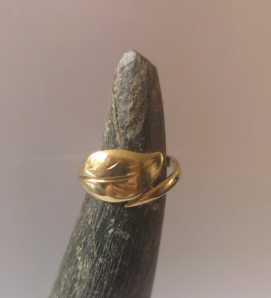 Unika guldring med blad