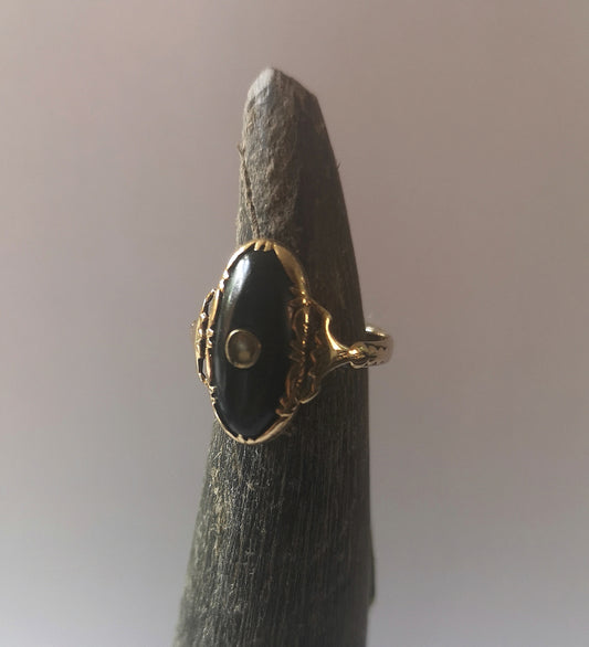 Viktoriansk vintage guldring med sort onyx