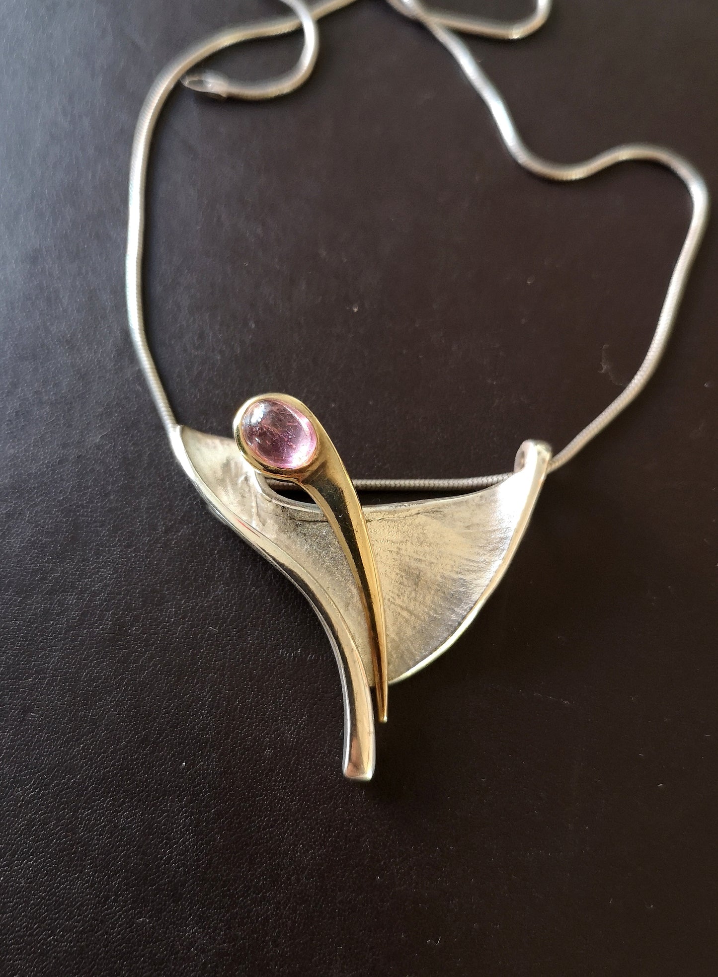 Unika vedhæng med pink turmalin