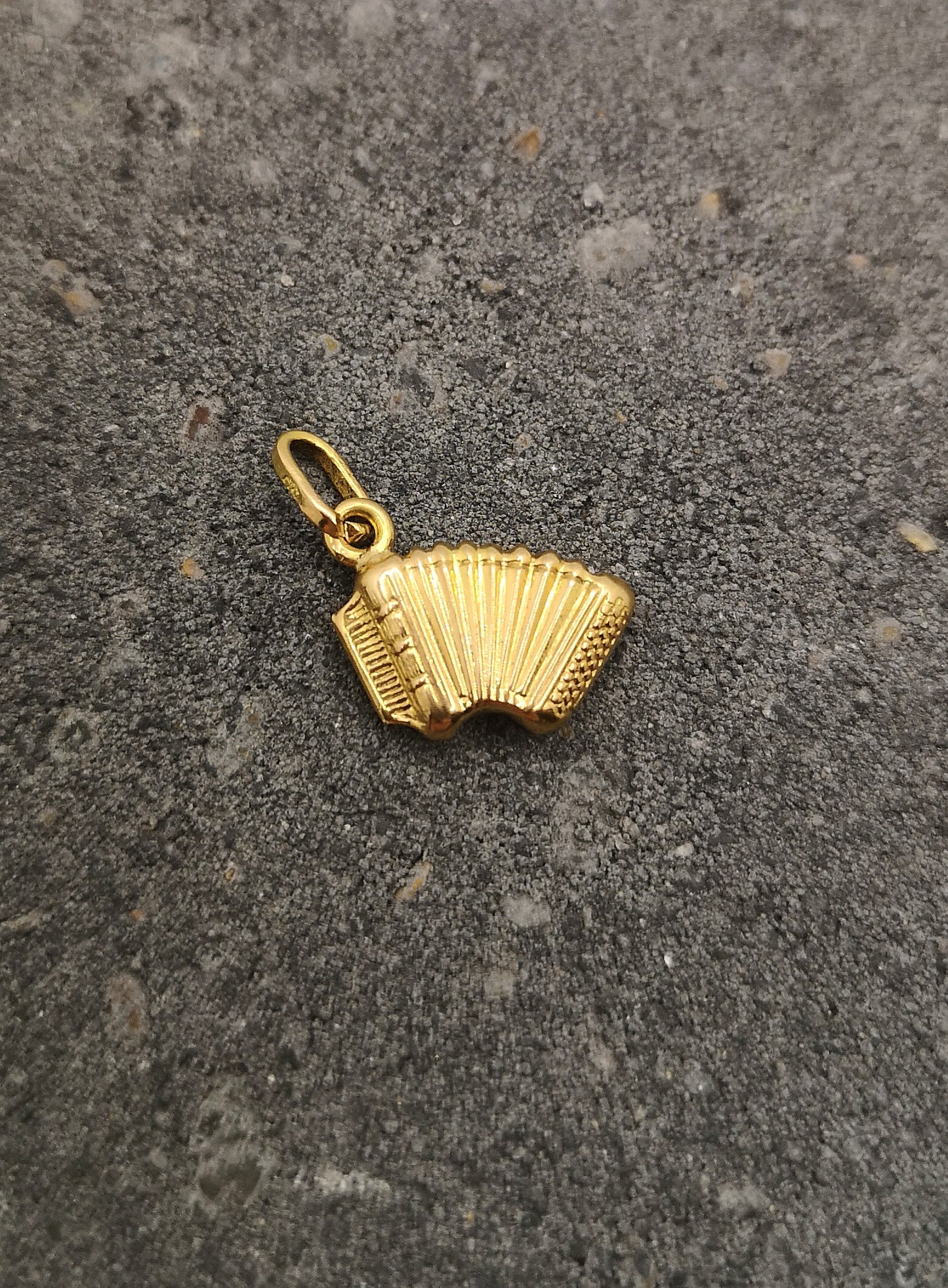 Guldcharm "harmonika", vintage