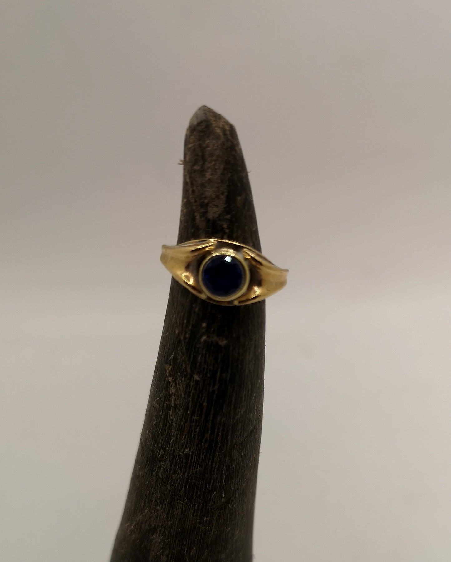 Vintagering i 8 karat guld