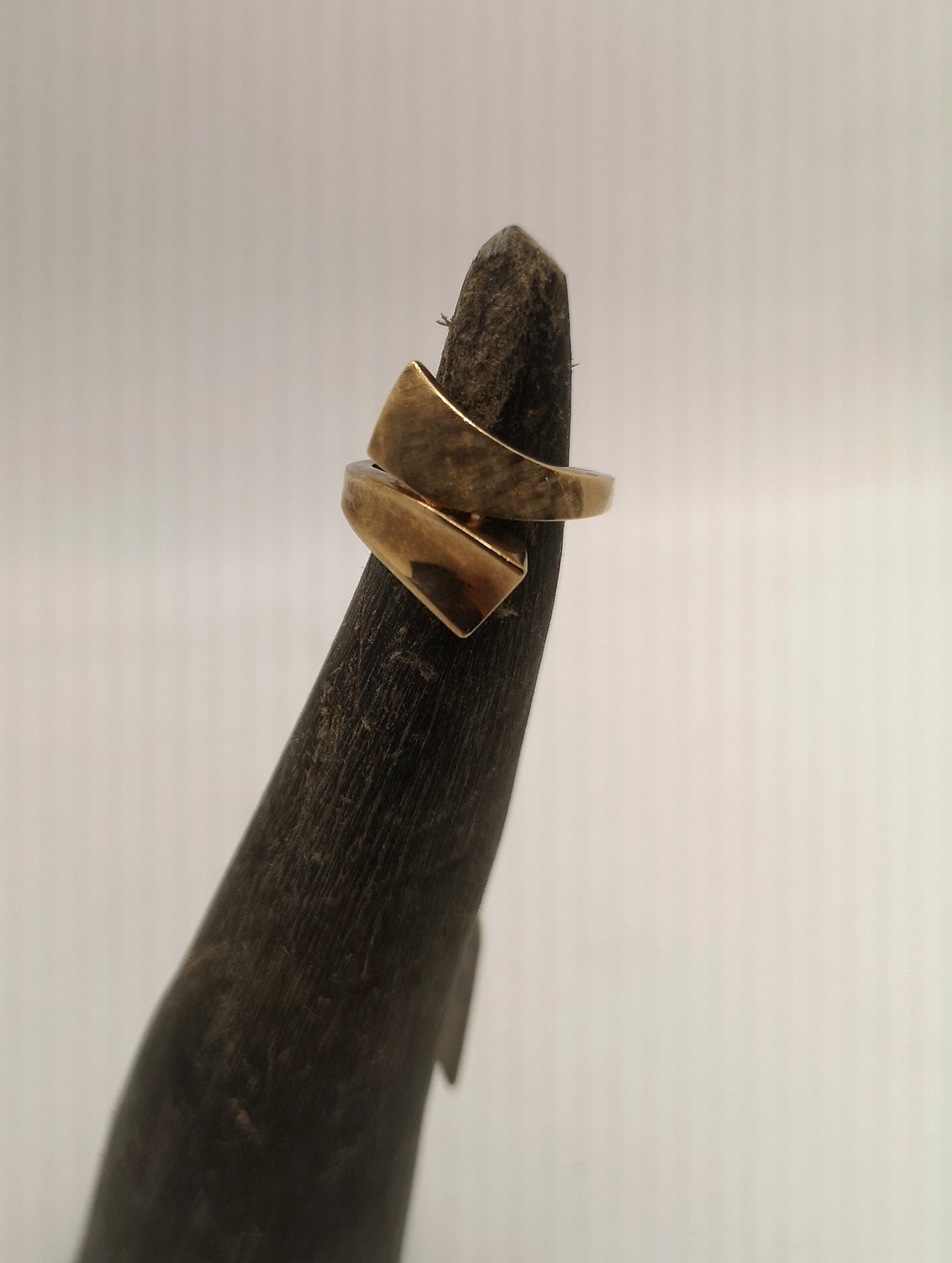 Modernistisk guldring, 8 karat