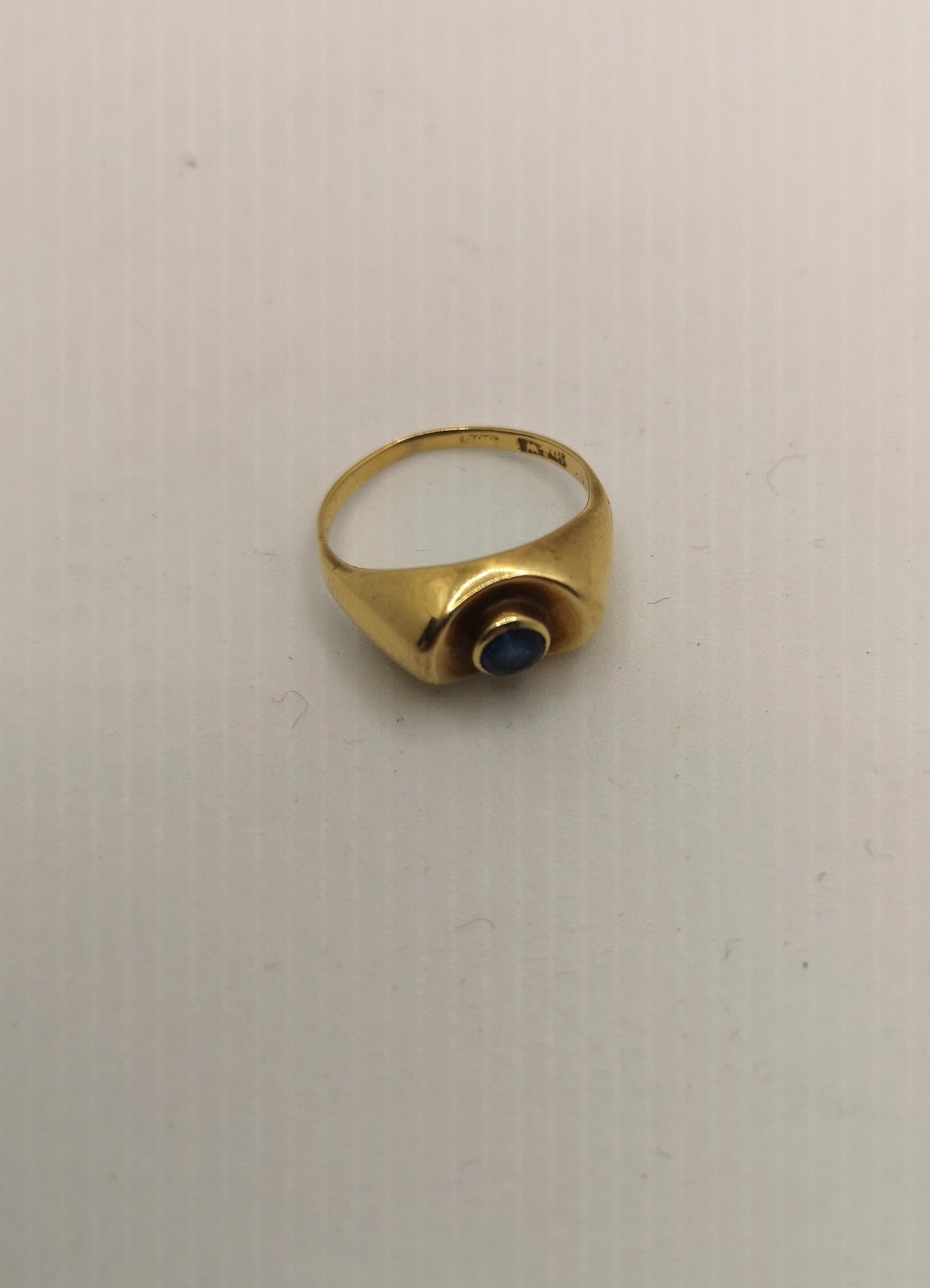 Vintage guldring med blå sten