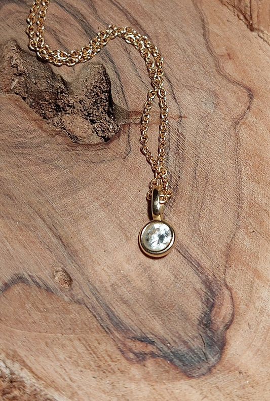 Vintage halskæde med bjergkrystalvedhæng i 14 karat guld