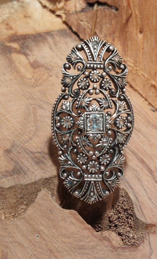 Antik guldbroche 19,2 karat med diamanter sat i sølv