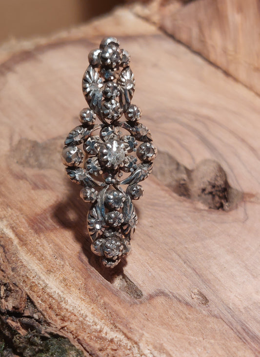 Smuk antik victoriansk guldbroche 19,2 K med diamanter sat i sølv