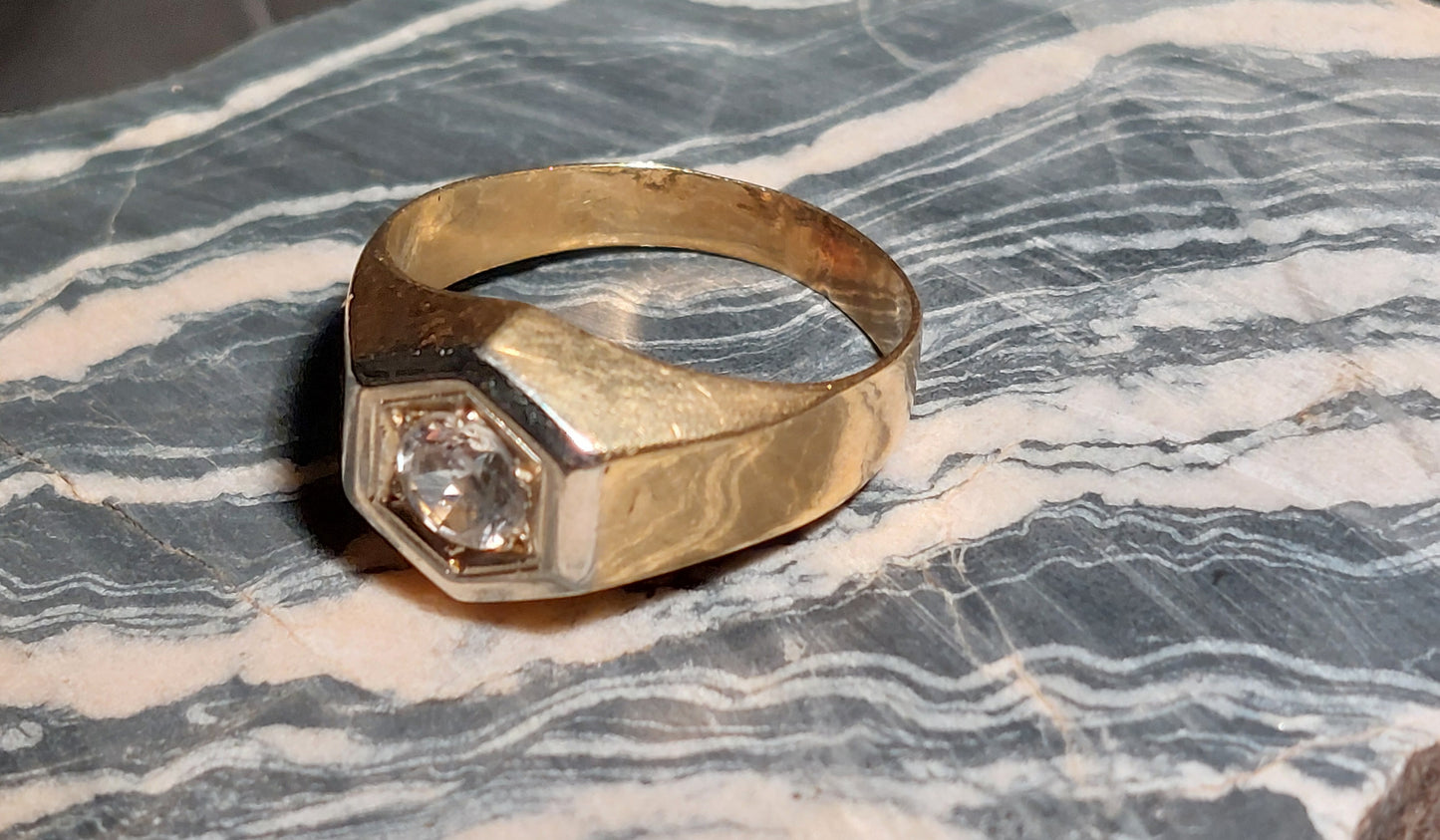 Antik smuk 18 karat guldring med hvid topaz