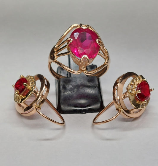 Vintage smykkesæt i 14 karat guld, med røde sten