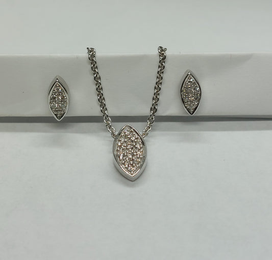 Vintage smykkesæt i 14 karat hvidguld med diamanter.