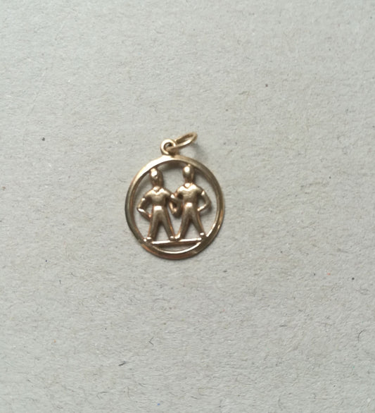 Vedhæng med stjernetegn i guld, tvillingerne