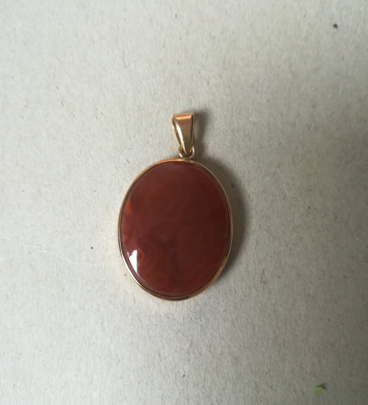 Vintage guldvedhæng med rød karneol