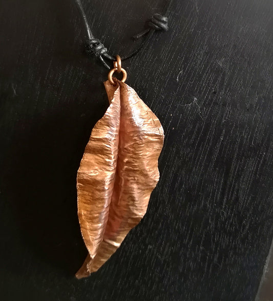 "Blad" vedhæng i kobber