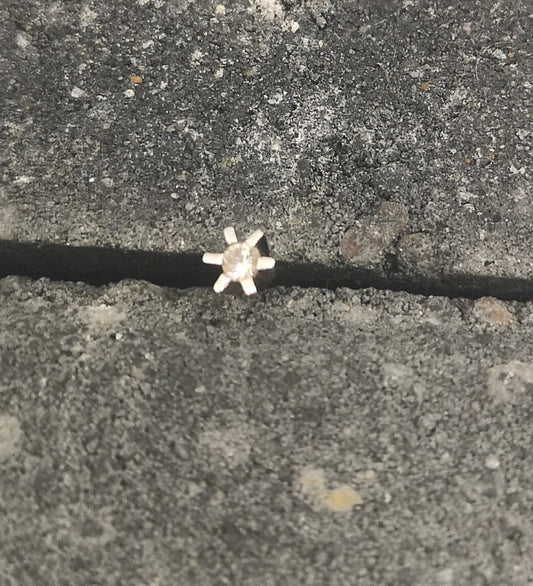 Vintage hvidguldsørestik med brillant