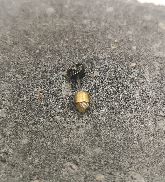 Ørestik med rå diamant