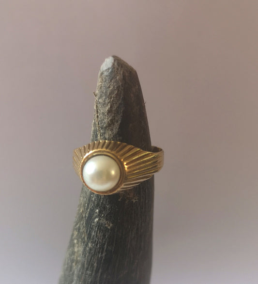 Vintage guldring med perle