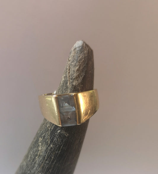 Kraftig 14 karat vintage guldring med topas