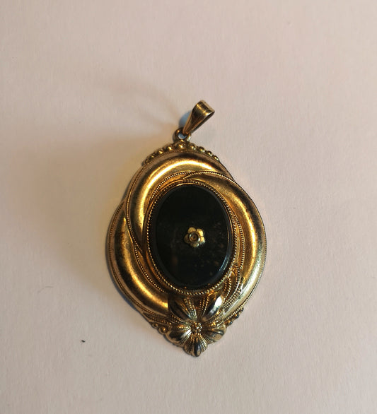 Vintage vedhæng i schaumgold med onyx