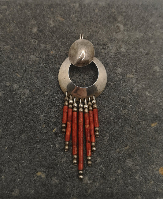 Vintage sølvvedhæng med koral